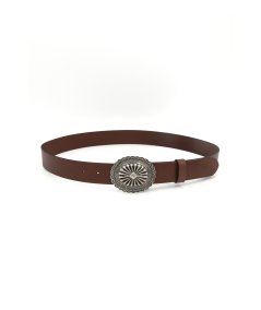 Wide leather belt with concho