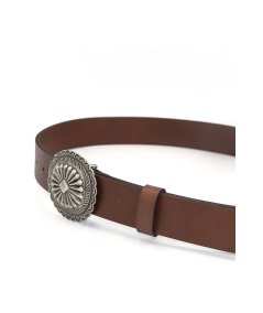 Wide leather belt with concho
