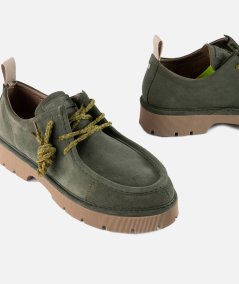 Scarpa allacciata P99 in Suede