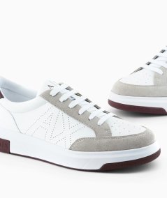 Sneakers con inserti in suede