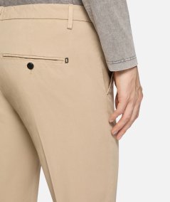 Pantaloni Gaubert slim in gabardina leggera