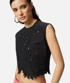Crop top con ricamo traforato e cristalli