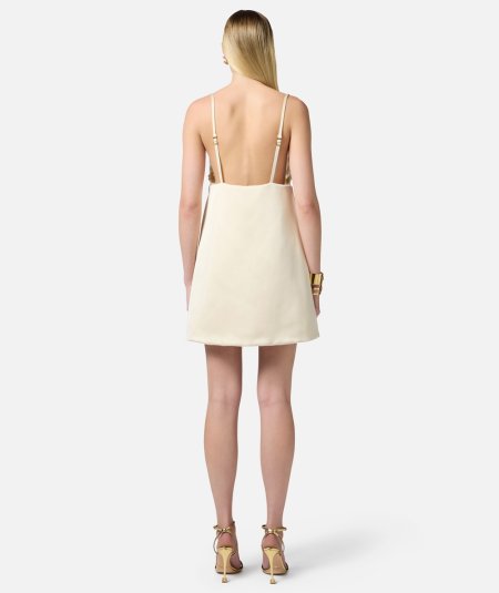 Abito in duchesse con fiori 3D