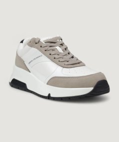 Sneakers con dettagli a contrasto e logo