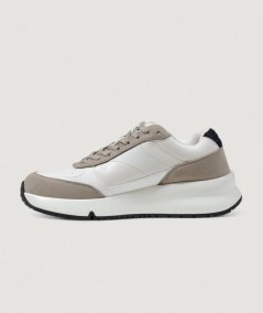 Sneakers con dettagli a contrasto e logo