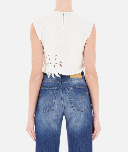 Crop top con ricamo traforato e cristalli