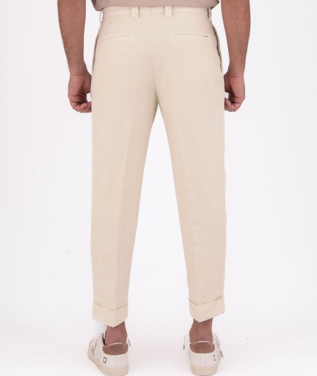 Pantalone chino in misto lino e cotone con pence