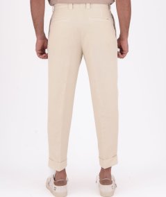 Pantalone chino in misto lino e cotone con pence
