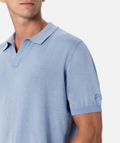 Polo Sloan in maglia azzurra senza bottoni