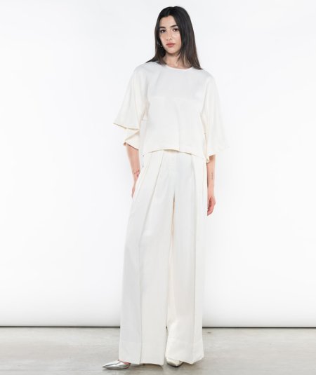 Blusa girocollo con maniche volant