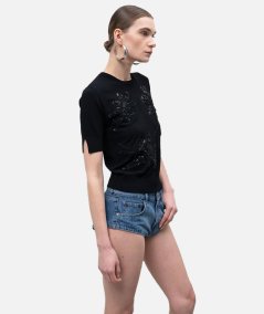 T-shirt a girocollo di maglia con ricamo fiore