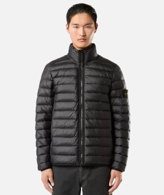 Hooded jacket with anti-drop treatment