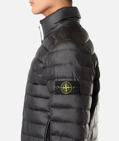 Hooded jacket with anti-drop treatment