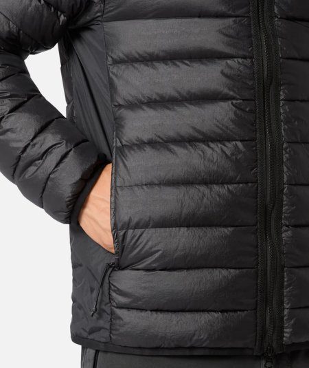 Hooded jacket with anti-drop treatment
