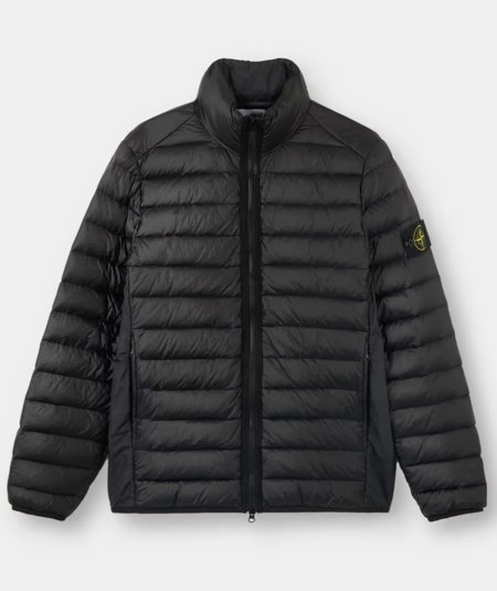Hooded jacket with anti-drop treatment
