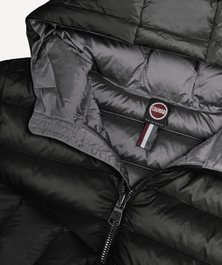 Short down jacket with fixed hood