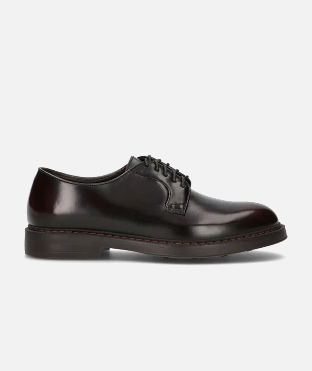 Scarpa stringata in pelle