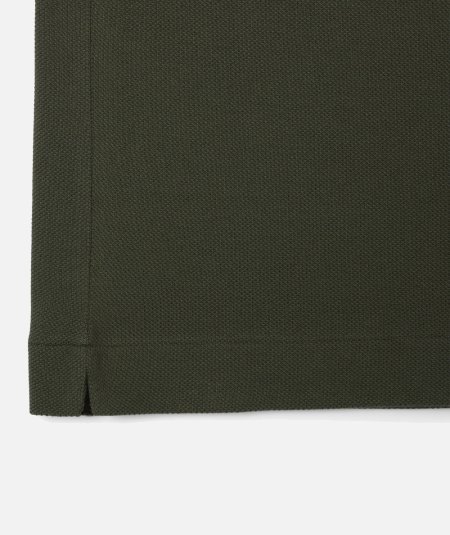 Classic cut piqué polo shirt